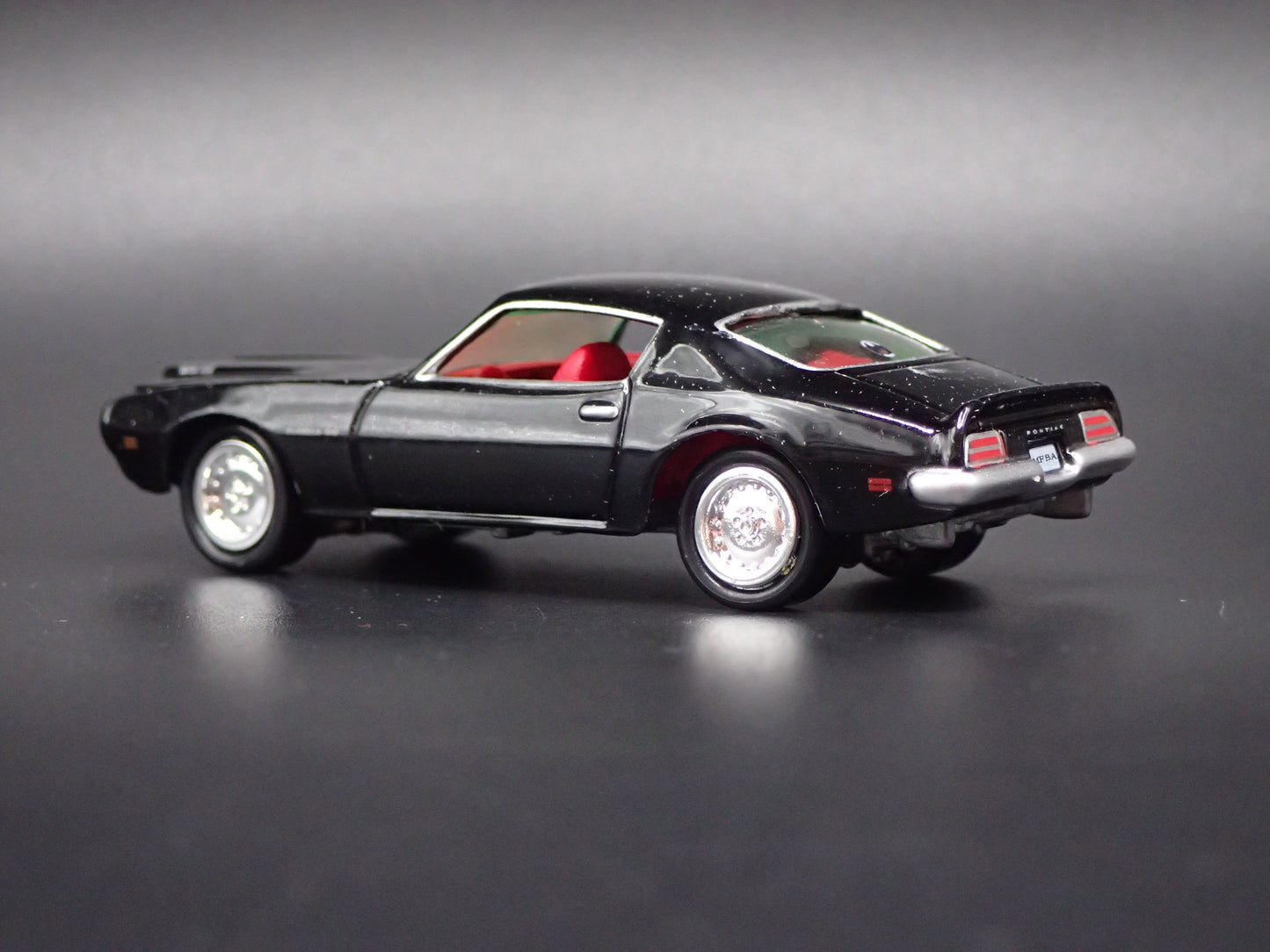 1973 73 PONTIAC FIREBIRD FORMULA 400 BLACK 1:64 SCALE COLLECTIBLE DIECAST MODEL CAR