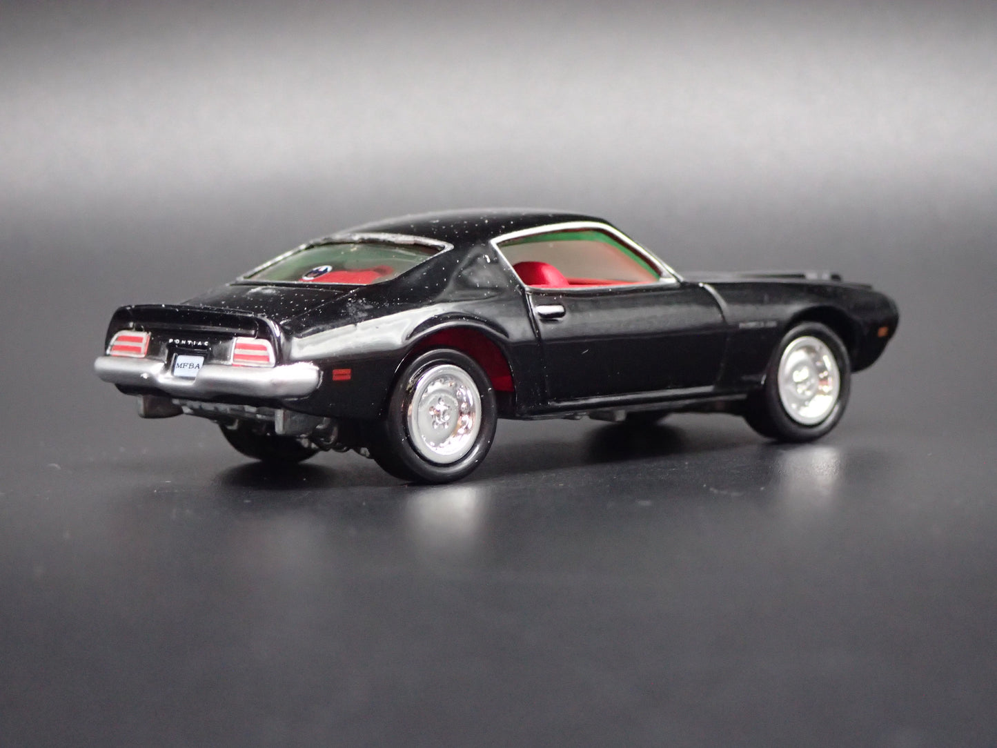 1973 73 PONTIAC FIREBIRD FORMULA 400 BLACK 1:64 SCALE COLLECTIBLE DIECAST MODEL CAR
