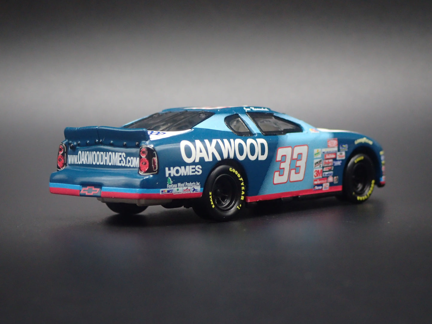 2000 CHEVY CHEVROLET MONTE CARLO 33 JOE NEMECHEK NASCAR 1:64 SCALE DIECAST MODEL CAR