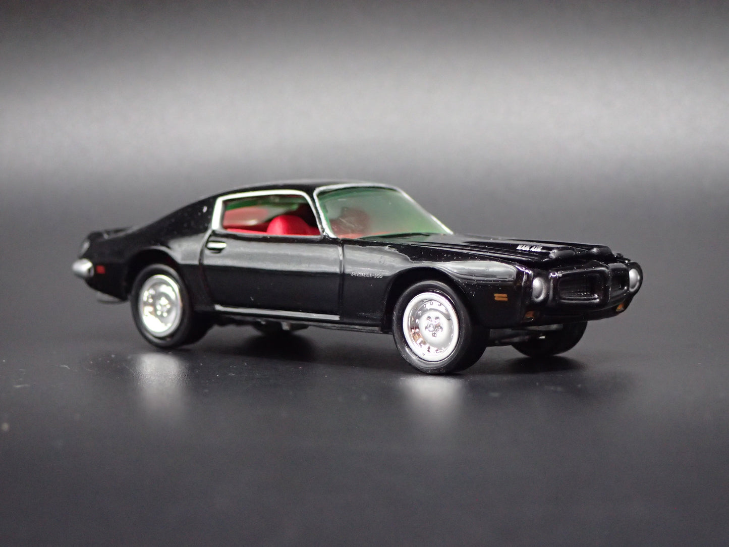 1973 73 PONTIAC FIREBIRD FORMULA 400 BLACK 1:64 SCALE COLLECTIBLE DIECAST MODEL CAR