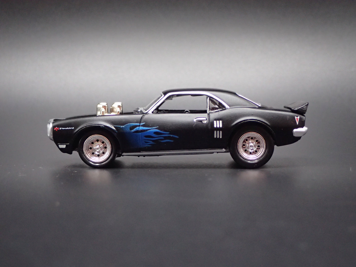 1968 68 PONTIAC FIREBIRD BLACK 1/64 SCALE COLLECTIBLE DIORAMA DIECAST MODEL CAR