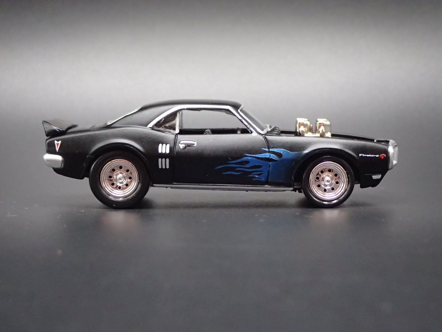 1968 68 PONTIAC FIREBIRD BLACK 1/64 SCALE COLLECTIBLE DIORAMA DIECAST MODEL CAR
