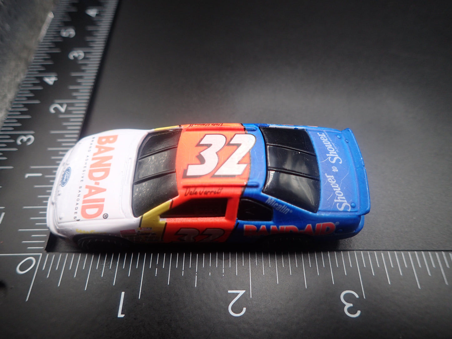 1995 95 FORD THUNDERBIRD 32 DALE JARRETT NASCAR 1:64 SCALE DIECAST MODEL CAR