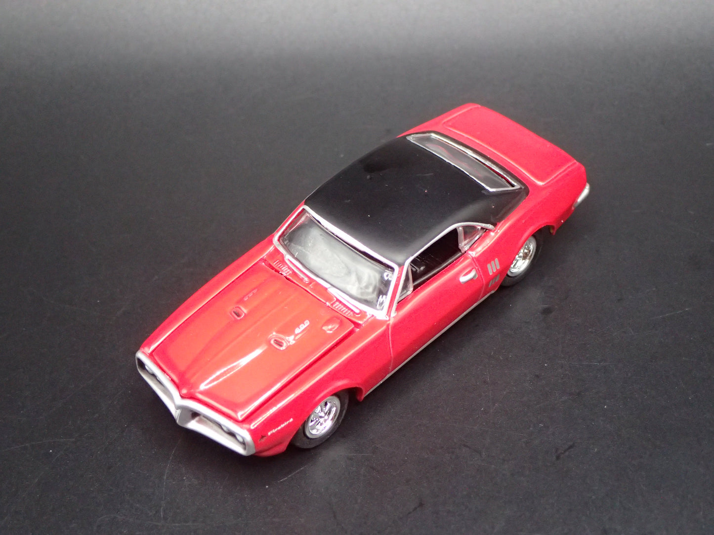 1967 67 PONTIAC FIREBIRD 400 1:64 SCALE COLLECTIBLE DIORAMA DIECAST MODEL CAR