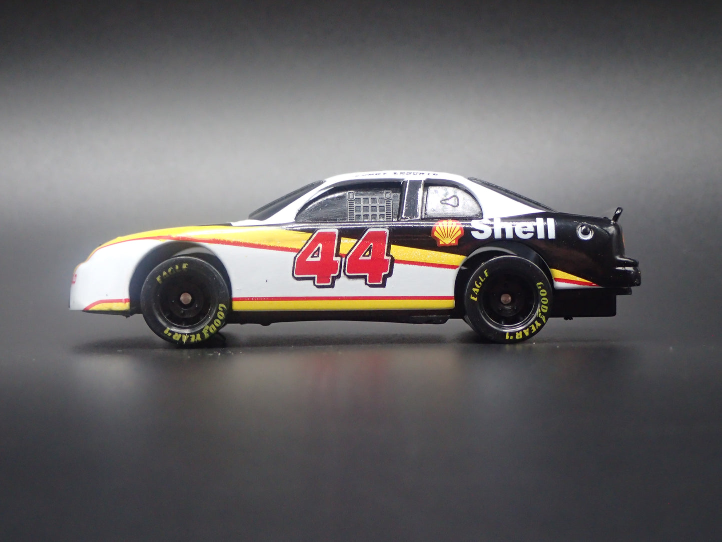 1996 CHEVY CHEVROLET MONTE CARLO 44 BOBBY LABONTE NASCAR 1:64 DIECAST MODEL CAR
