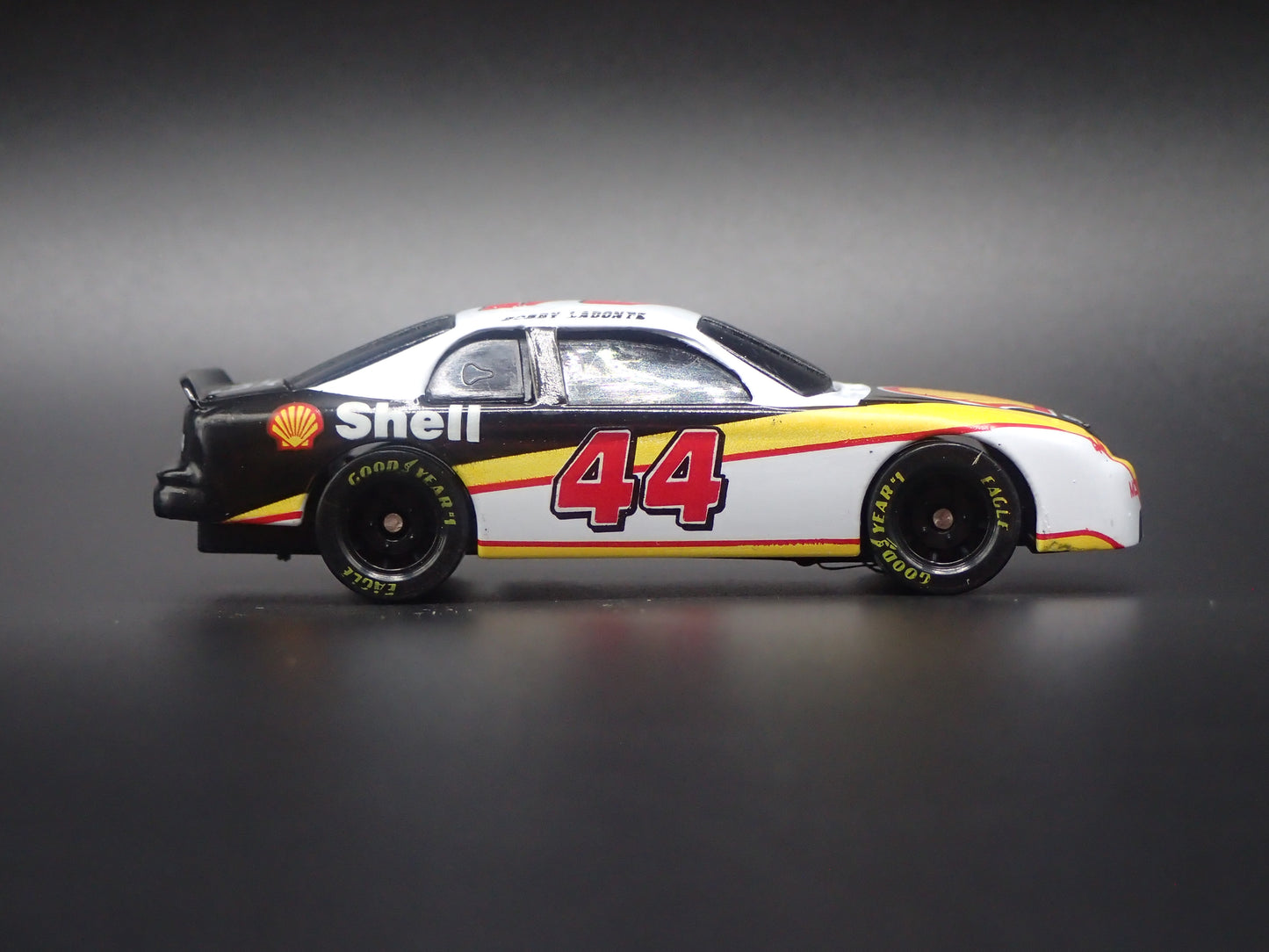 1996 CHEVY CHEVROLET MONTE CARLO 44 BOBBY LABONTE NASCAR 1:64 DIECAST MODEL CAR