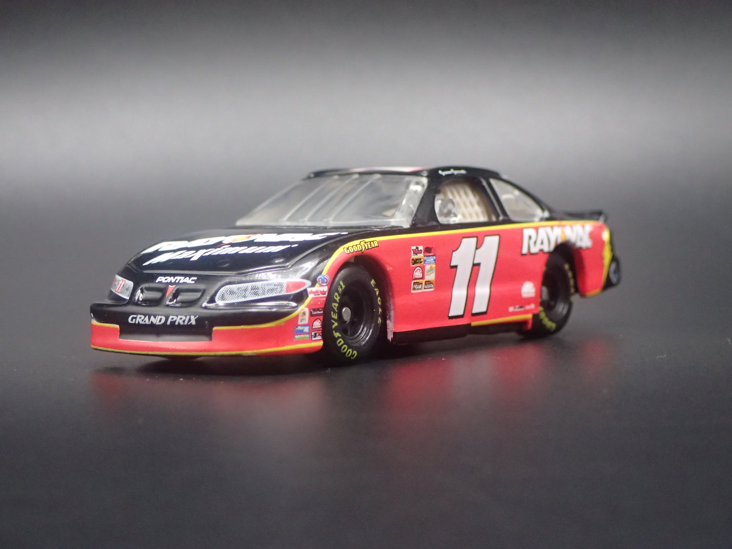 1999 99 PONTIAC GRAND PRIX 11 JASON JARRETT RAYOVAC NASCAR 1:64 DIECAST MODEL CAR