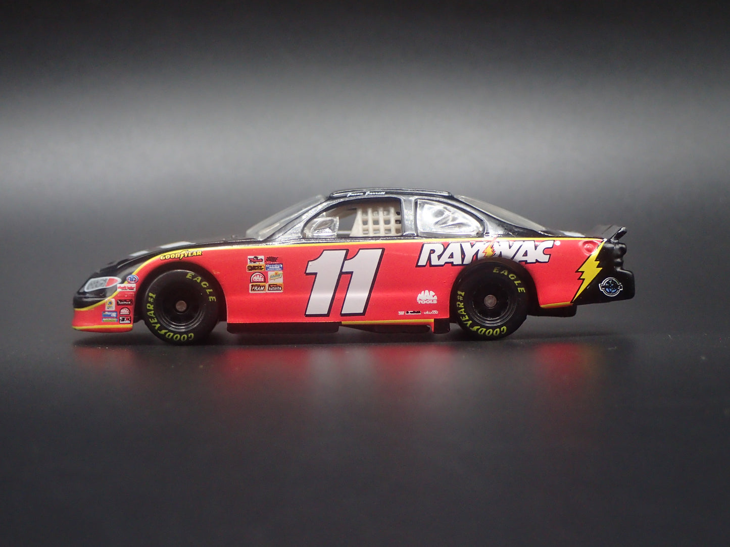 1999 99 PONTIAC GRAND PRIX 11 JASON JARRETT RAYOVAC NASCAR 1:64 DIECAST MODEL CAR