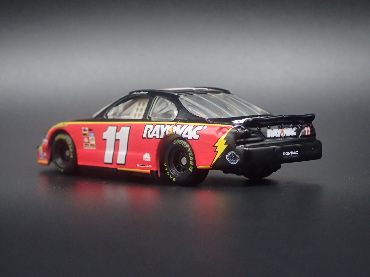 1999 99 PONTIAC GRAND PRIX 11 JASON JARRETT RAYOVAC NASCAR 1:64 DIECAST MODEL CAR