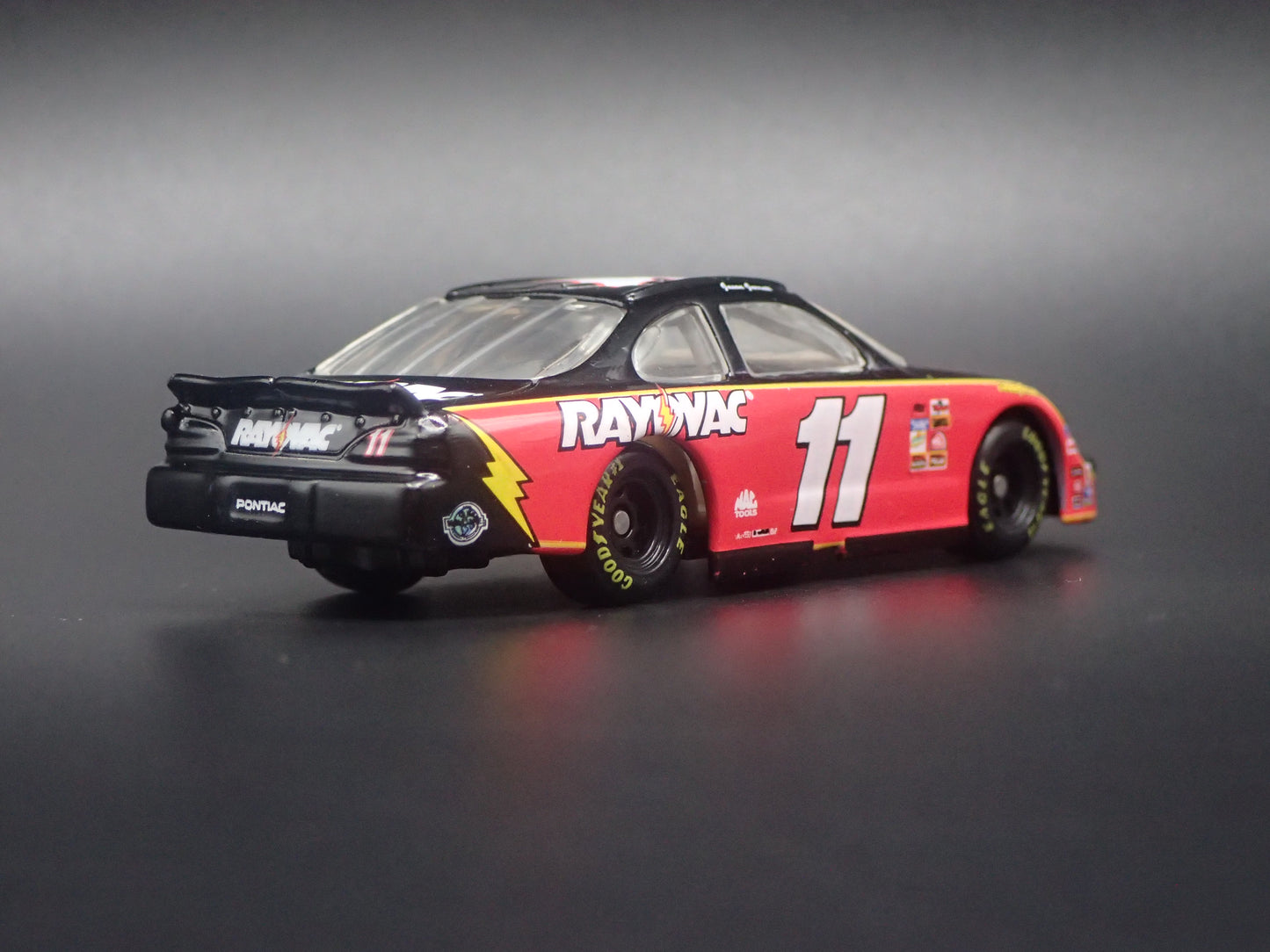 1999 99 PONTIAC GRAND PRIX 11 JASON JARRETT RAYOVAC NASCAR 1:64 DIECAST MODEL CAR