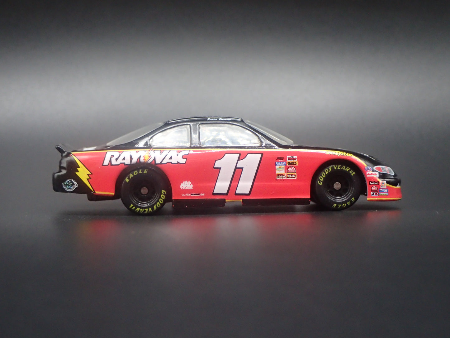 1999 99 PONTIAC GRAND PRIX 11 JASON JARRETT RAYOVAC NASCAR 1:64 DIECAST MODEL CAR