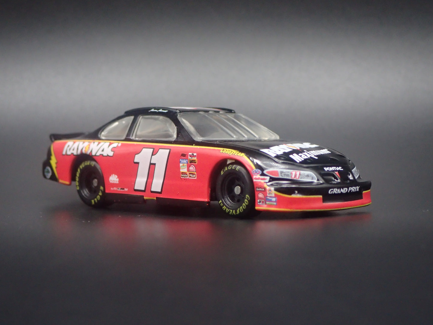 1999 99 PONTIAC GRAND PRIX 11 JASON JARRETT RAYOVAC NASCAR 1:64 DIECAST MODEL CAR