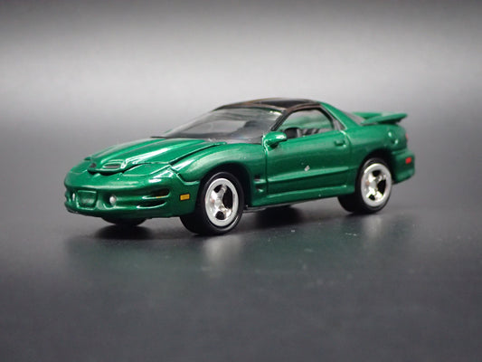 2001 01 PONTIAC FIREBIRD GREEN 1:64 SCALE COLLECTIBLE DIORAMA DIECAST MODEL CAR