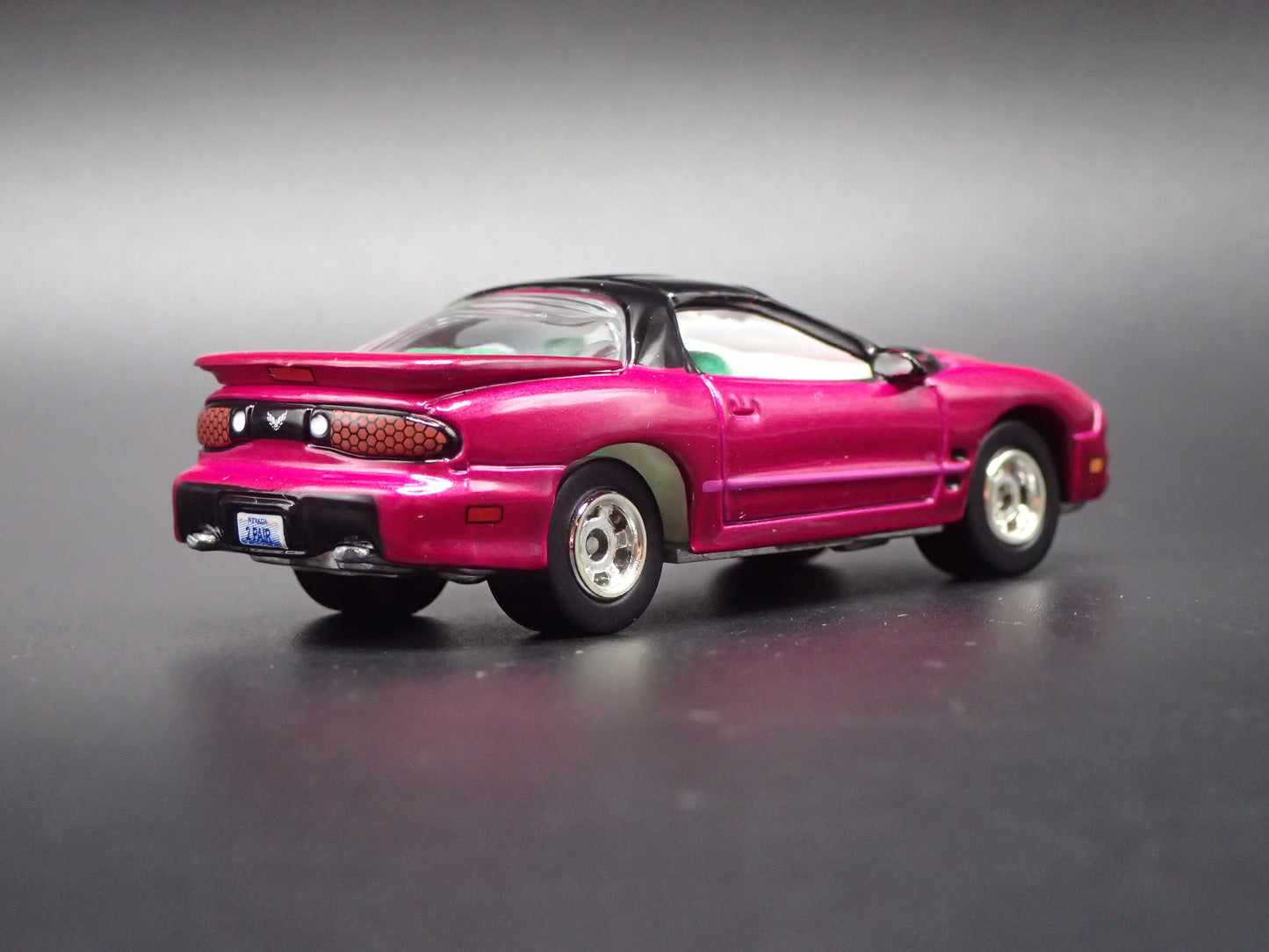2002 02 PONTIAC FIREBIRD WS6 1:64 SCALE COLLECTIBLE DIORAMA DIECAST MODEL CAR