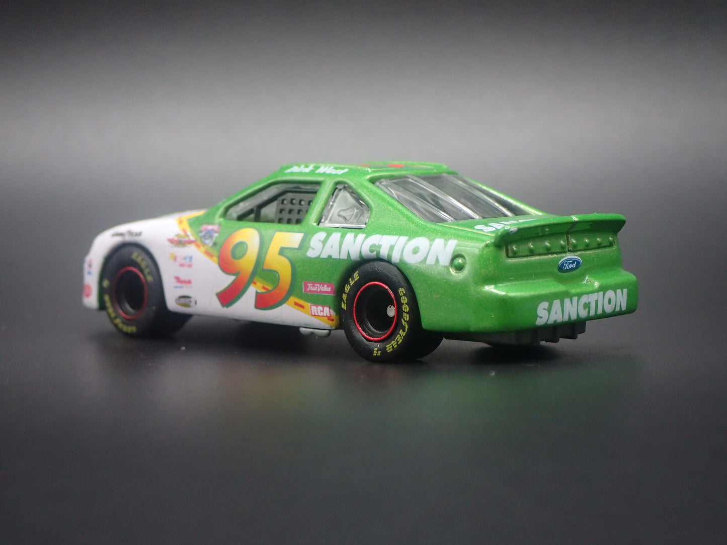 1998 98 FORD TAURUS 95 DIRK WEST NASCAR 1:64 SCALE DIORAMA DIECAST MODEL CAR