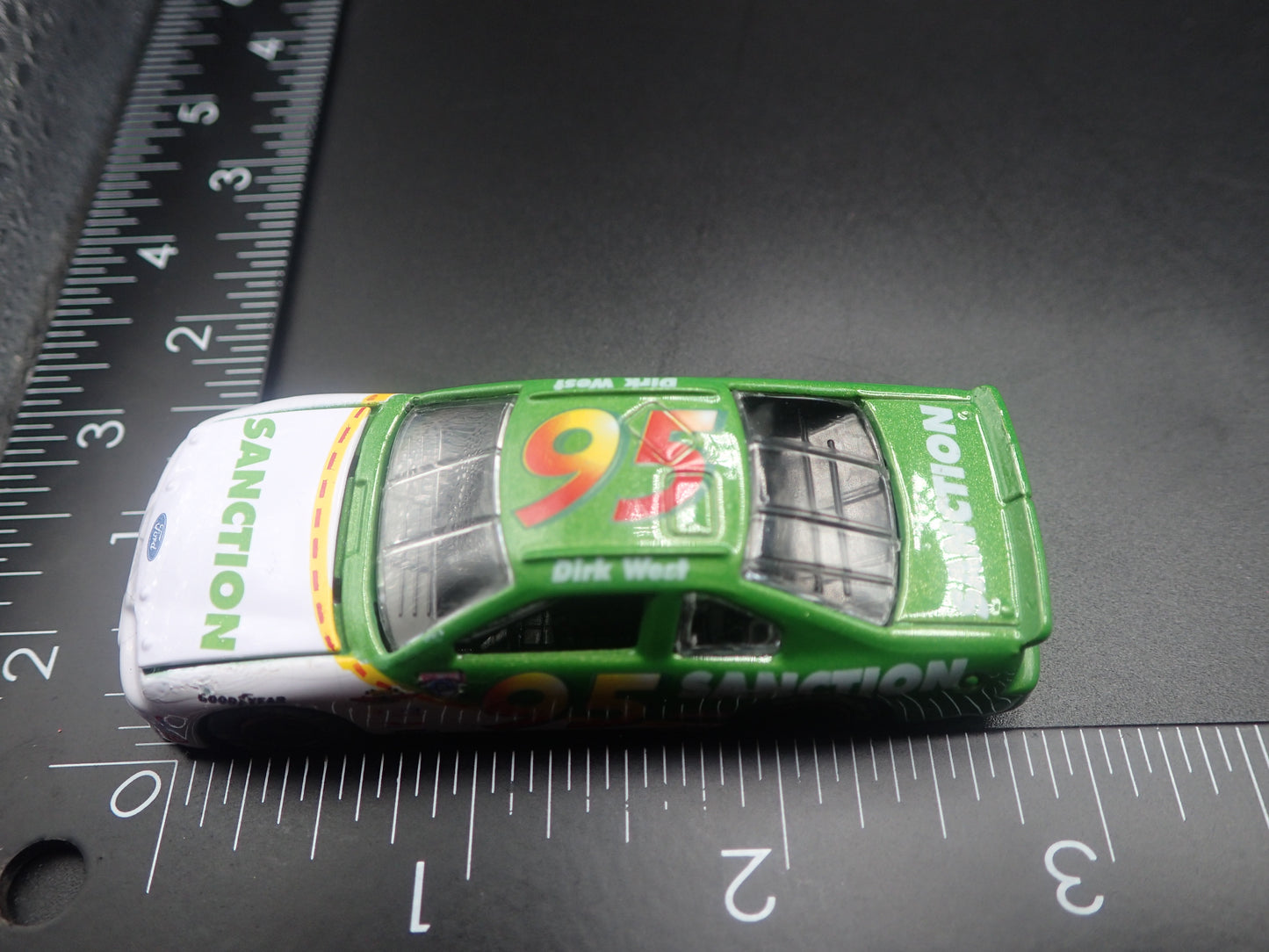 1998 98 FORD TAURUS 95 DIRK WEST NASCAR 1:64 SCALE DIORAMA DIECAST MODEL CAR