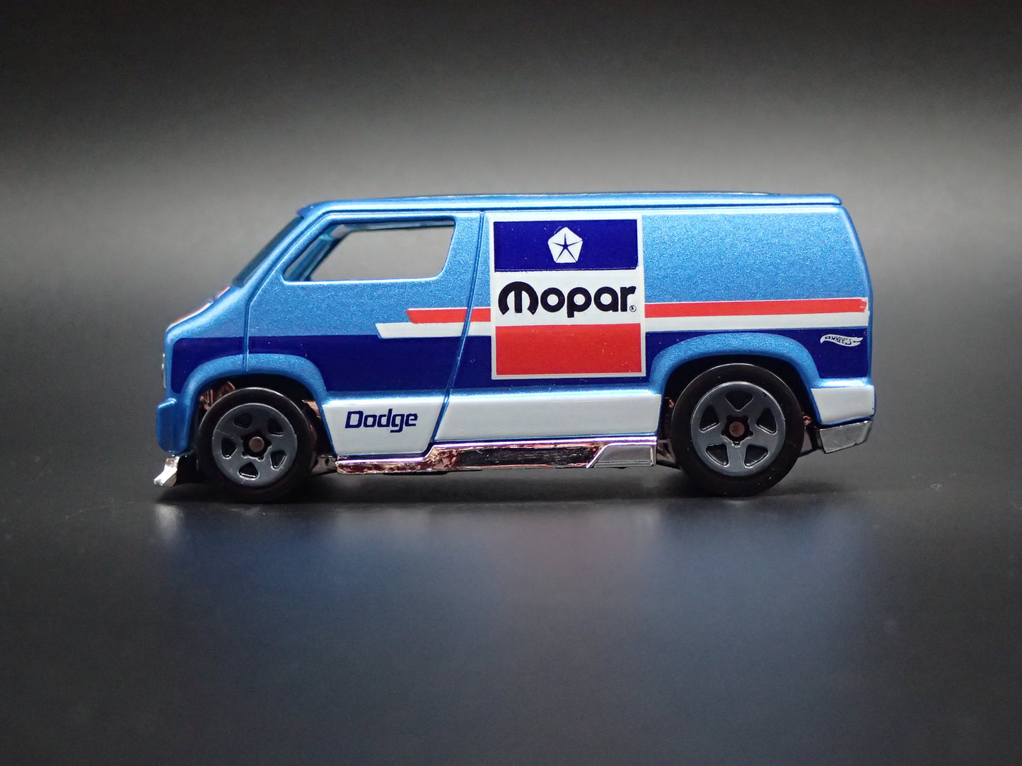 1977 77 DODGE CUSTOM VAN MOPAR BLUE 1:64 SCALE COLLECTIBLE DIECAST MODEL CAR
