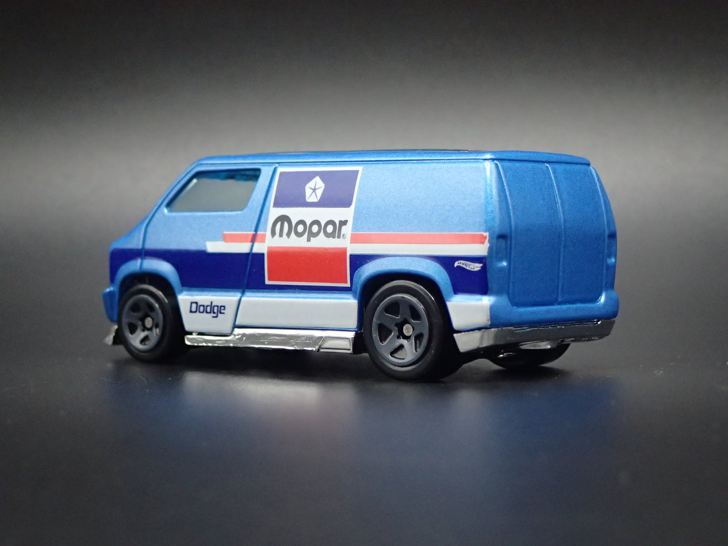 1977 77 DODGE CUSTOM VAN MOPAR BLUE 1:64 SCALE COLLECTIBLE DIECAST MODEL CAR