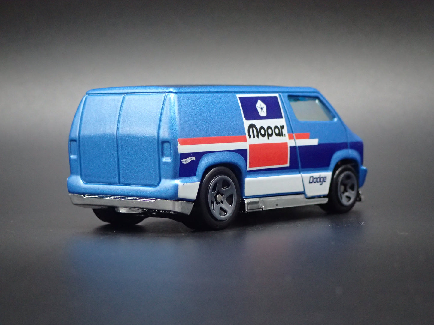 1977 77 DODGE CUSTOM VAN MOPAR BLUE 1:64 SCALE COLLECTIBLE DIECAST MODEL CAR