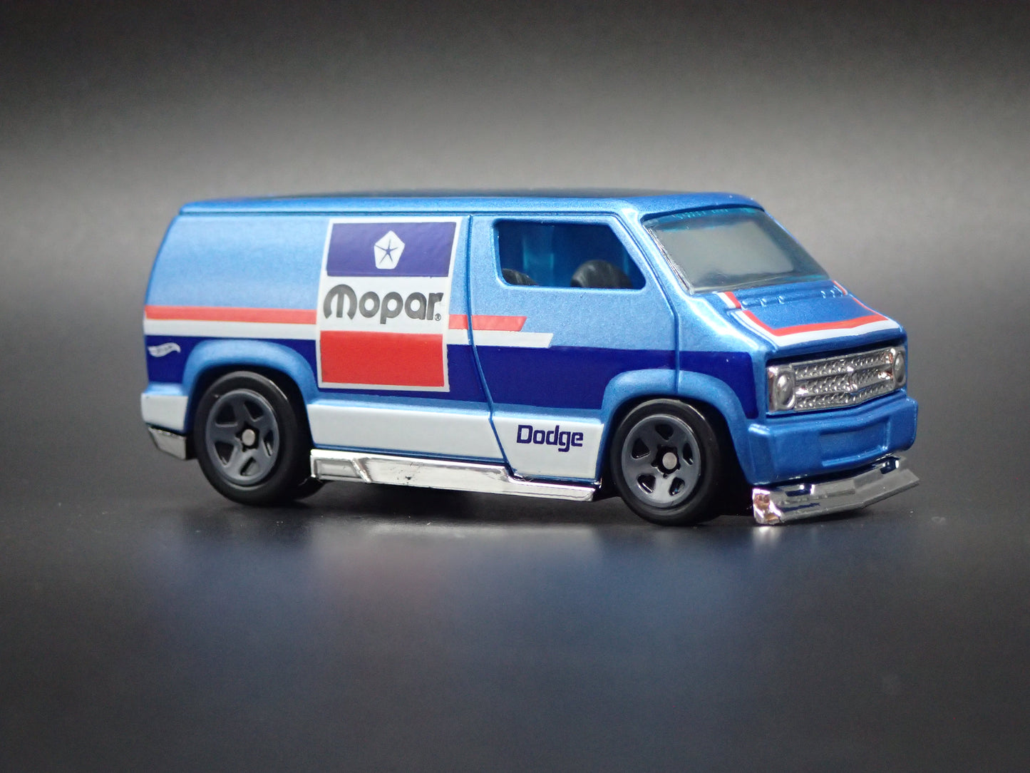 1977 77 DODGE CUSTOM VAN MOPAR BLUE 1:64 SCALE COLLECTIBLE DIECAST MODEL CAR