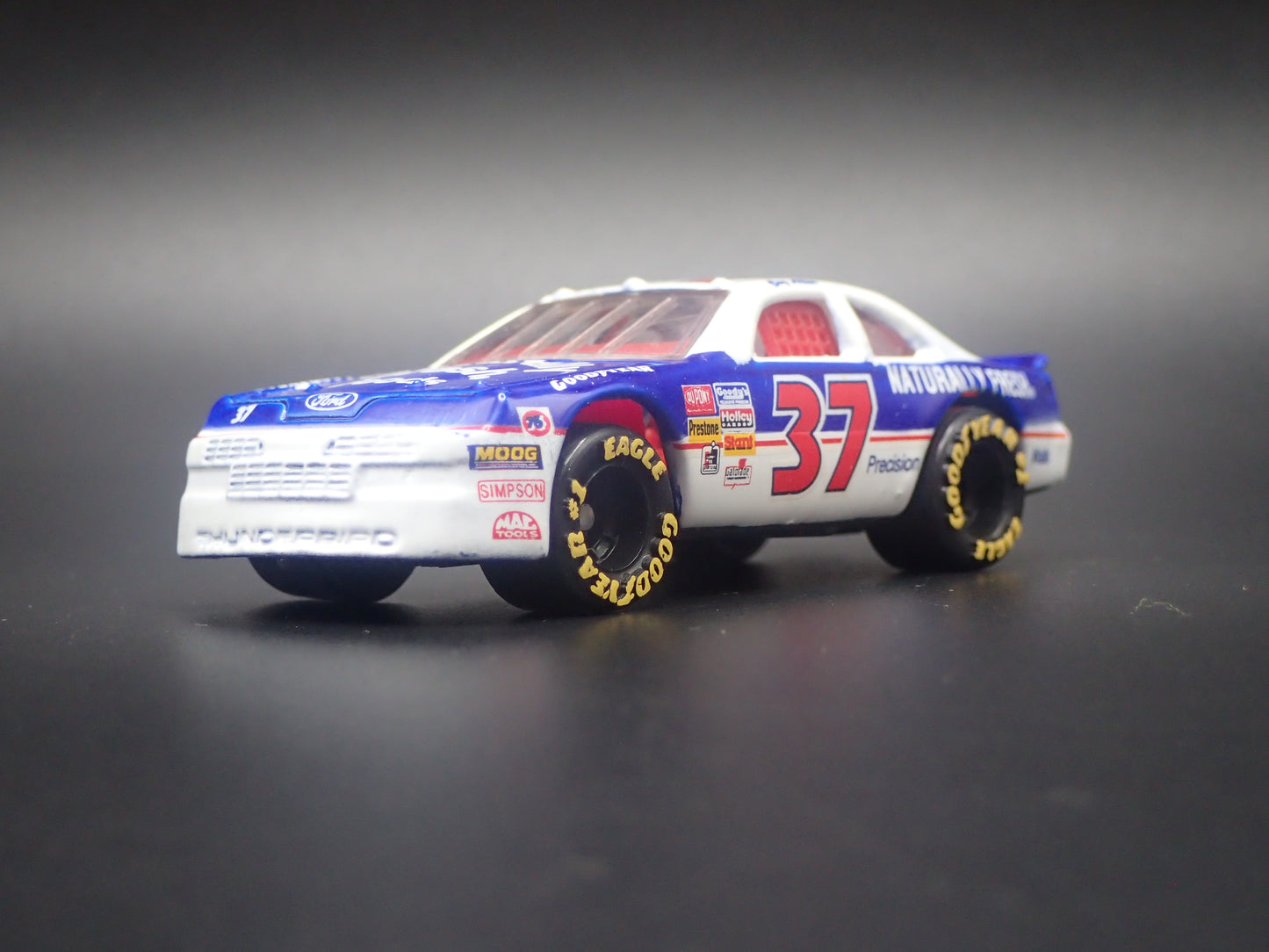1992 FORD THUNDERBIRD 37 LOY ALLEN HOOTERS NASCAR 1:64 SCALE DIECAST MODEL CAR