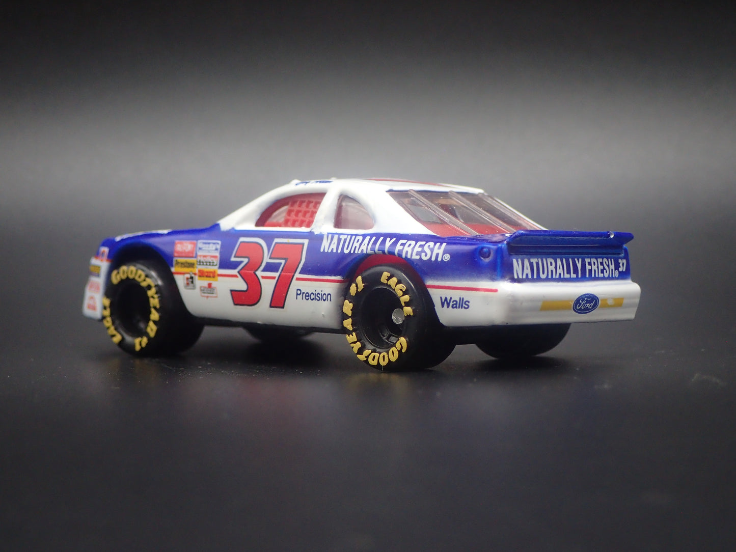 1992 FORD THUNDERBIRD 37 LOY ALLEN HOOTERS NASCAR 1:64 SCALE DIECAST MODEL CAR