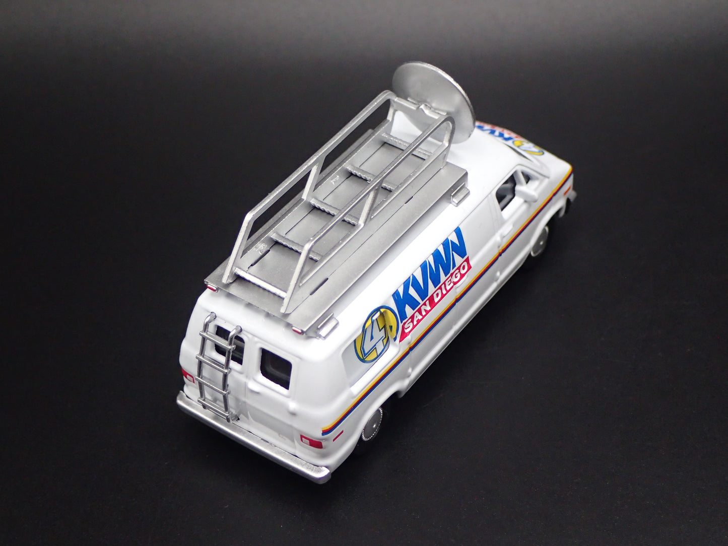1977 77 DODGE B100 ANCHORMAN SAN DIEGO NEWS VAN 1:64 SCALE DIECAST MODEL CAR