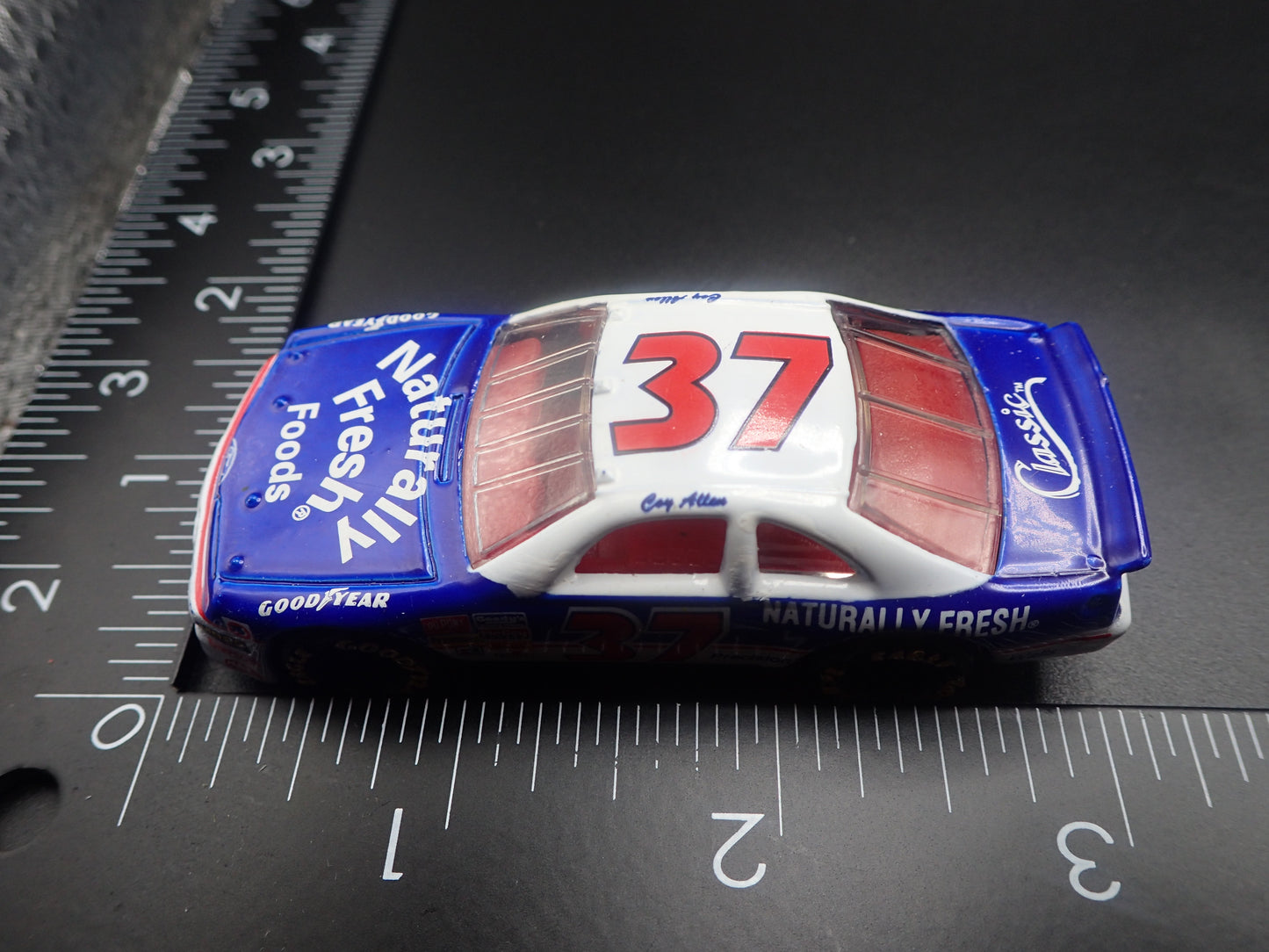1992 FORD THUNDERBIRD 37 LOY ALLEN HOOTERS NASCAR 1:64 SCALE DIECAST MODEL CAR