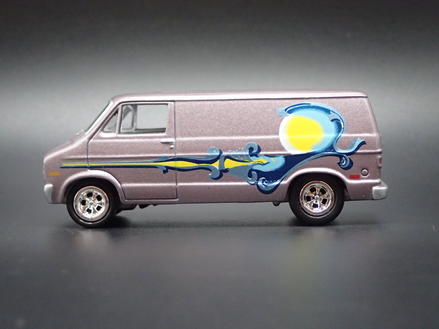 1971-1978 DODGE D100 STREET VAN 1/64 SCALE COLLECTIBLE DIORAMA DIECAST MODEL CAR