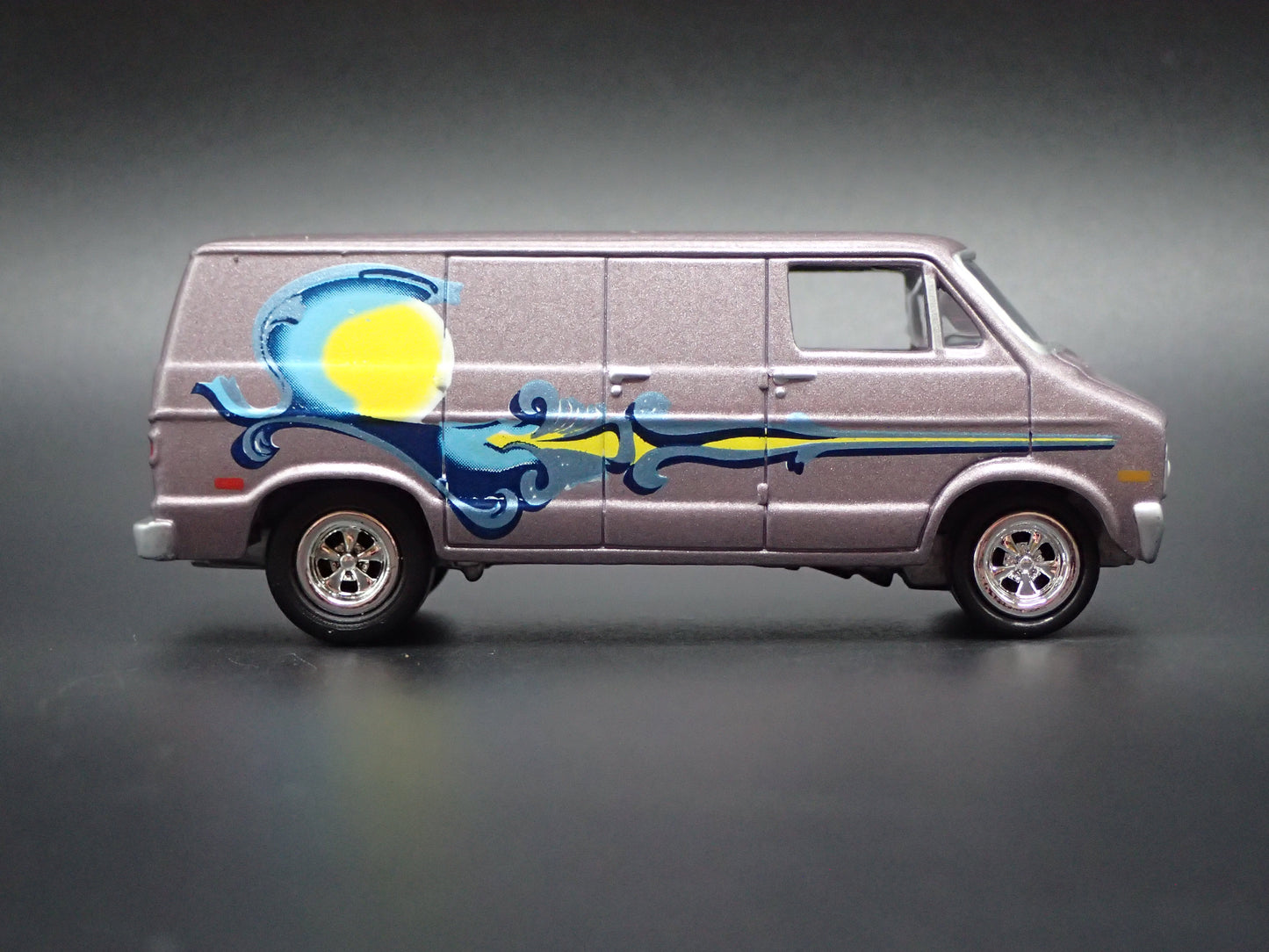 1971-1978 DODGE D100 STREET VAN 1/64 SCALE COLLECTIBLE DIORAMA DIECAST MODEL CAR