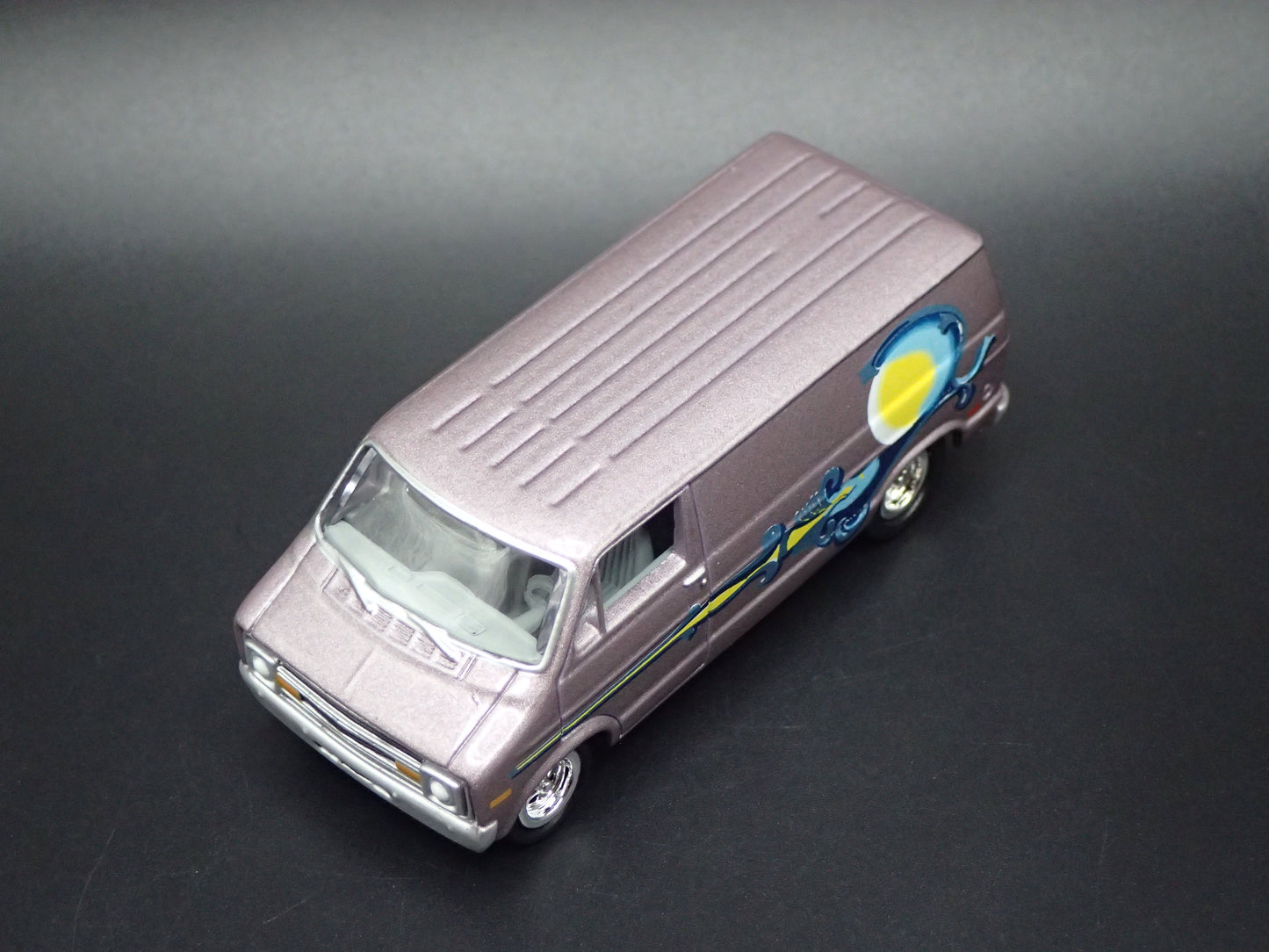 1971-1978 DODGE D100 STREET VAN 1/64 SCALE COLLECTIBLE DIORAMA DIECAST MODEL CAR