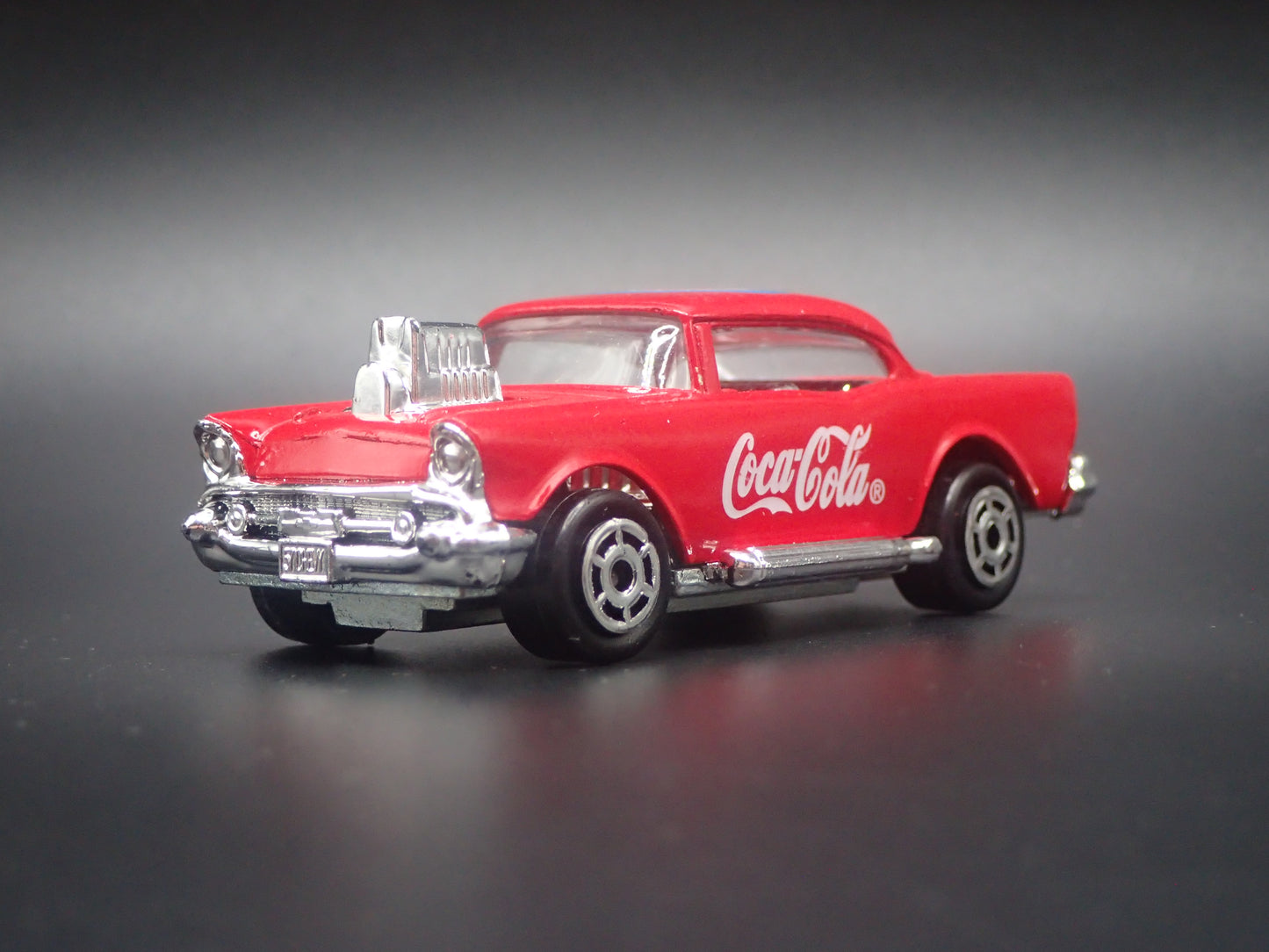 1957 CHEVROLET CHEVY BEL AIR COCA-COLA 1:64 SCALE COLLECTIBLE DIECAST MODEL CAR