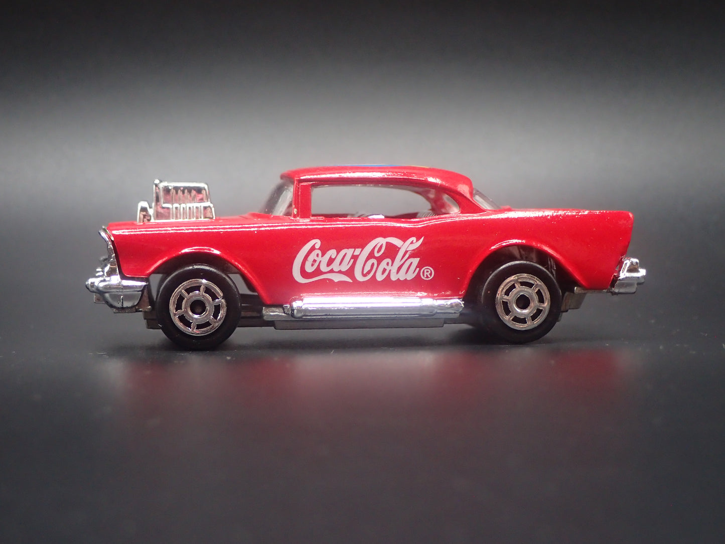 1957 CHEVROLET CHEVY BEL AIR COCA-COLA 1:64 SCALE COLLECTIBLE DIECAST MODEL CAR