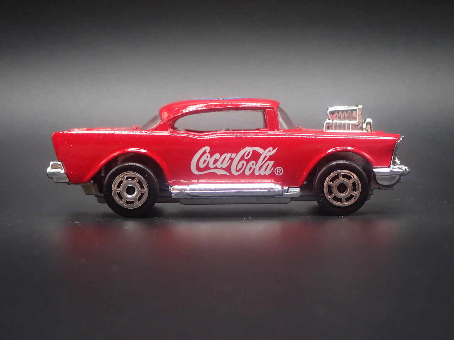 1957 CHEVROLET CHEVY BEL AIR COCA-COLA 1:64 SCALE COLLECTIBLE DIECAST MODEL CAR