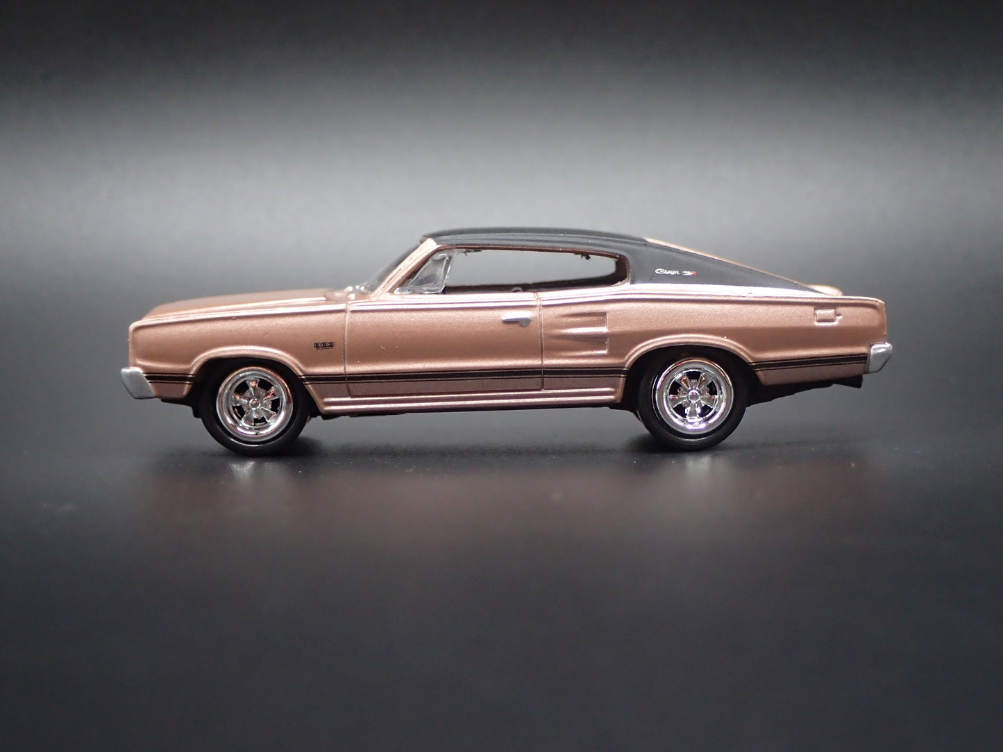 1967 67 DODGE CHARGER 1:64 SCALE COLLECTIBLE DIORAMA DIECAST MODEL CAR
