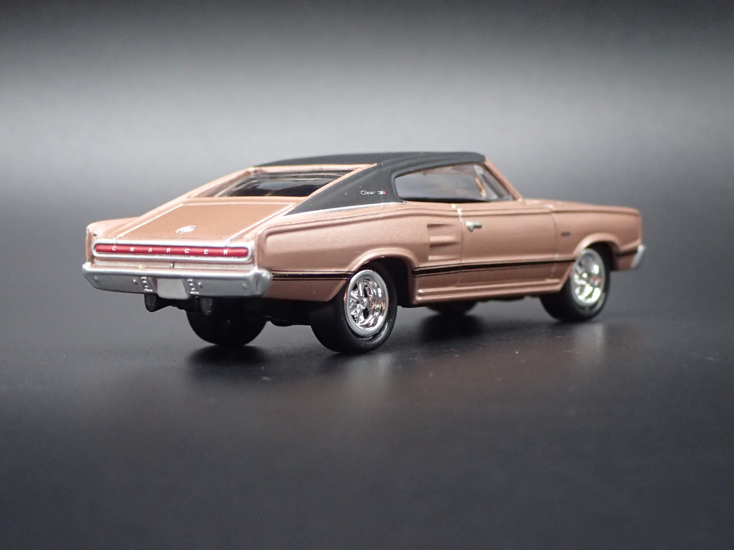 1967 67 DODGE CHARGER 1:64 SCALE COLLECTIBLE DIORAMA DIECAST MODEL CAR