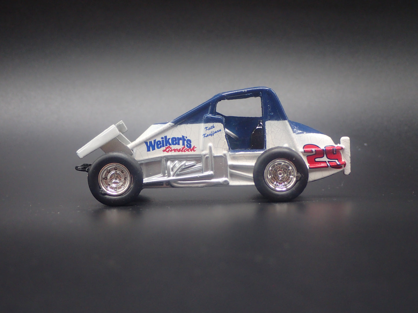 WORLD OF OUTLAWS SPRINT CAR #29 KEITH KAUFFMAN 1:64 SCALE DIORAMA DIECAST MODEL CAR