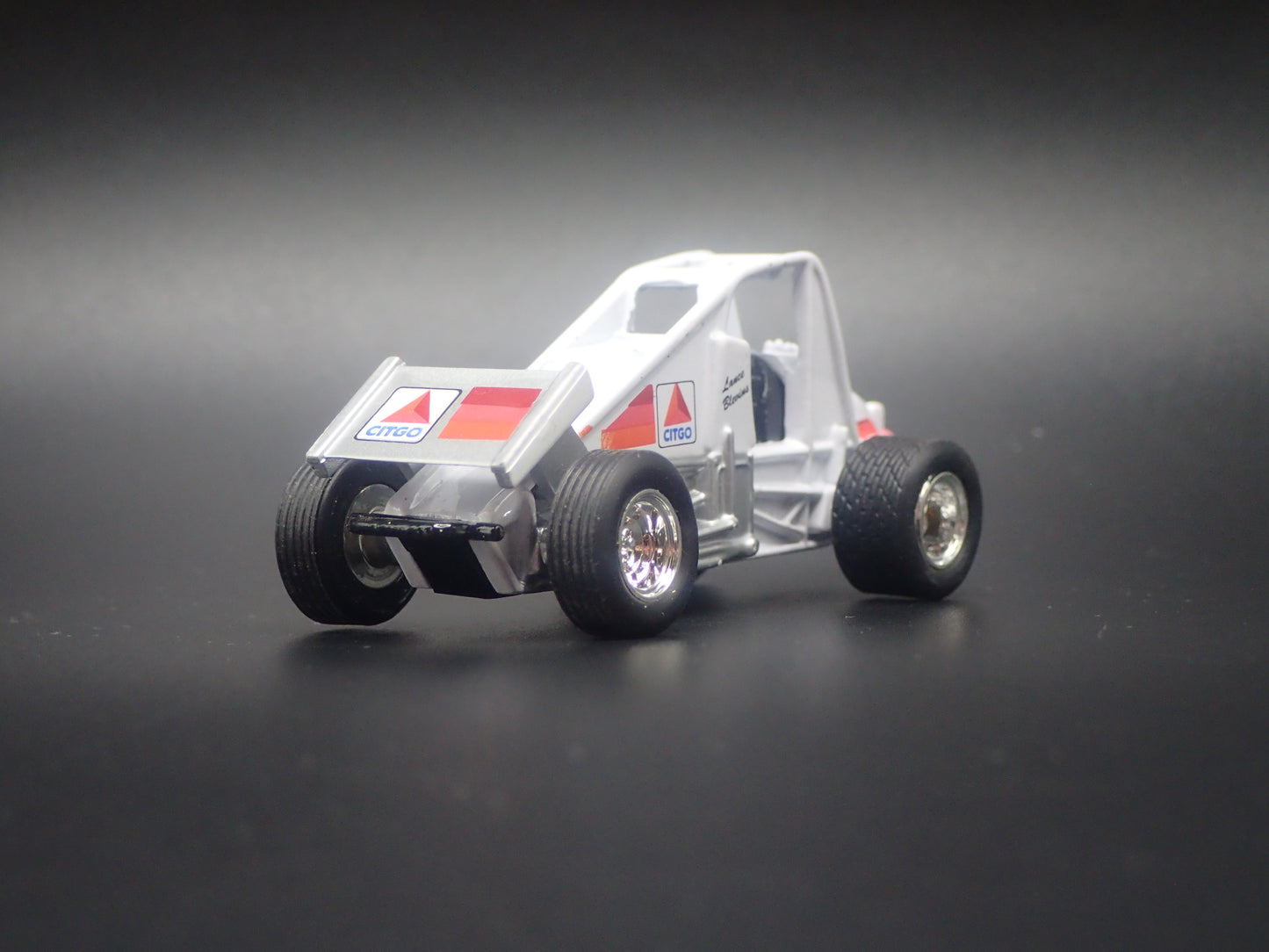WORLD OF OUTLAWS SPRINT CAR #21 LANCE BLEVINS 1:64 SCALE DIORAMA DIECAST MODEL CAR