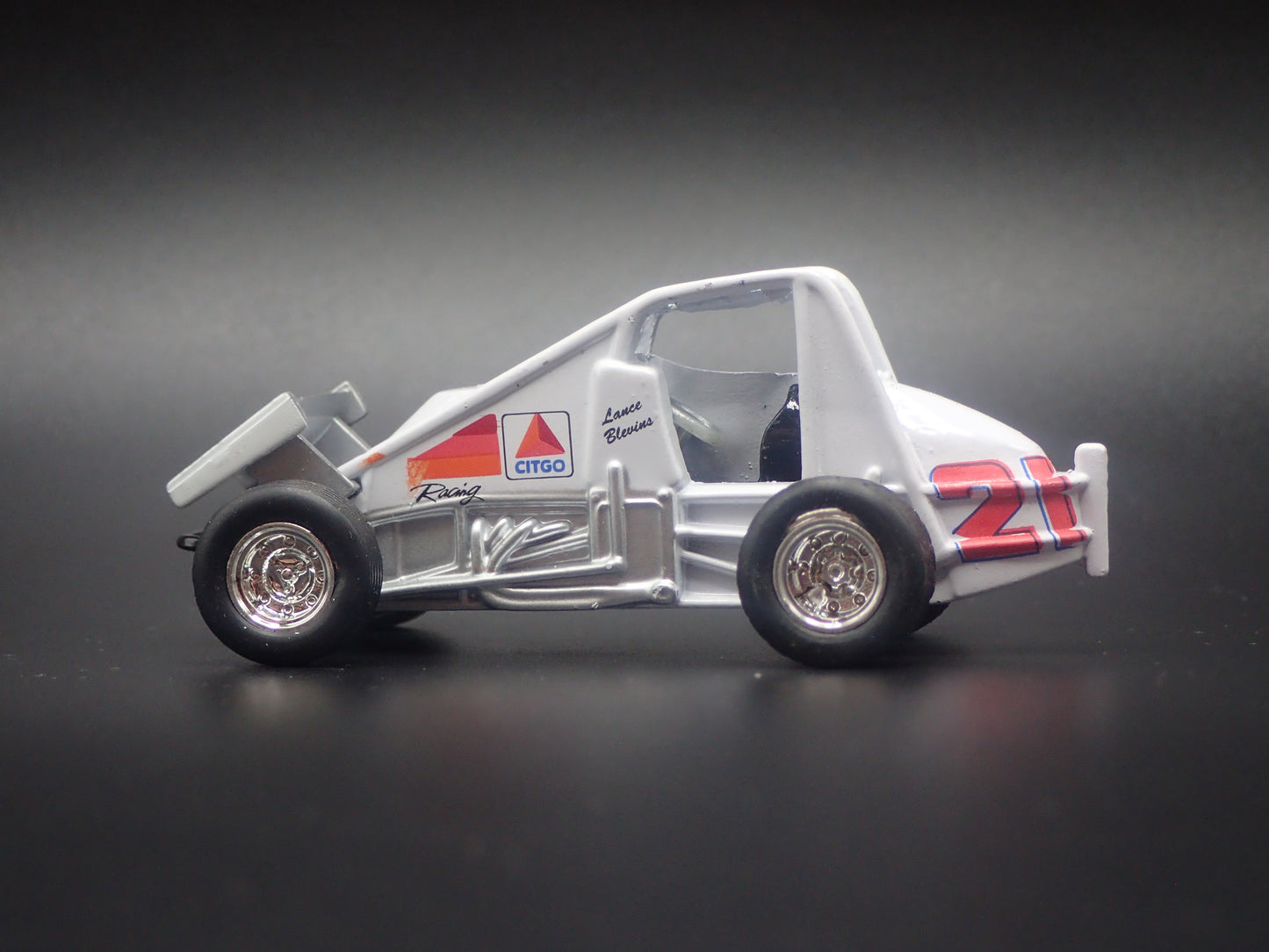 WORLD OF OUTLAWS SPRINT CAR #21 LANCE BLEVINS 1:64 SCALE DIORAMA DIECAST MODEL CAR