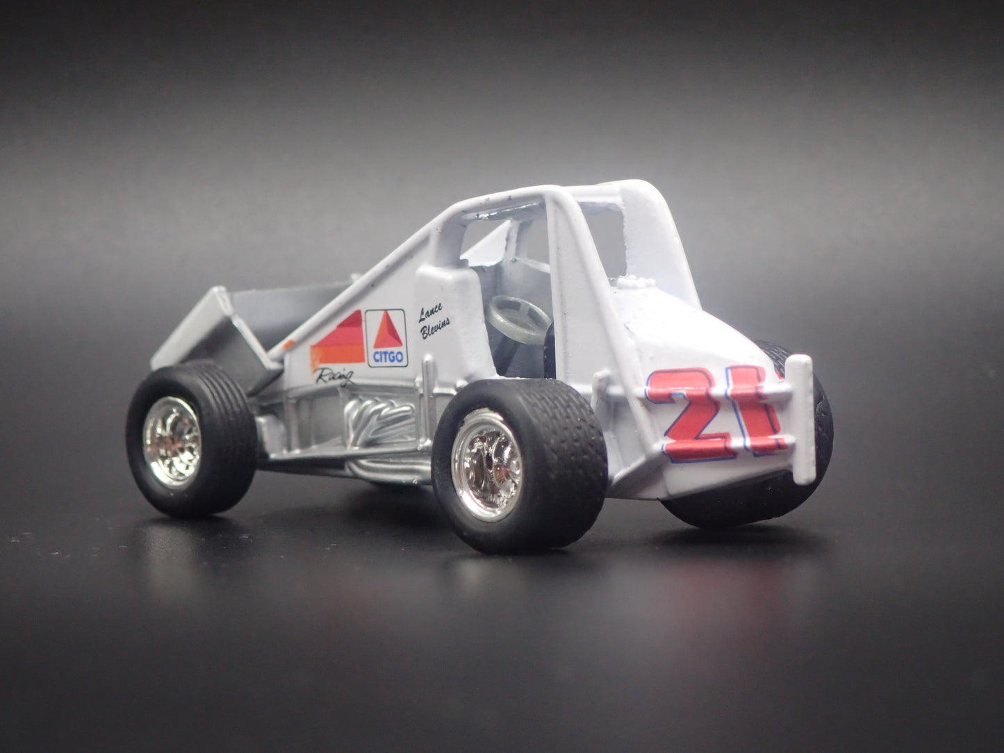 WORLD OF OUTLAWS SPRINT CAR #21 LANCE BLEVINS 1:64 SCALE DIORAMA DIECAST MODEL CAR