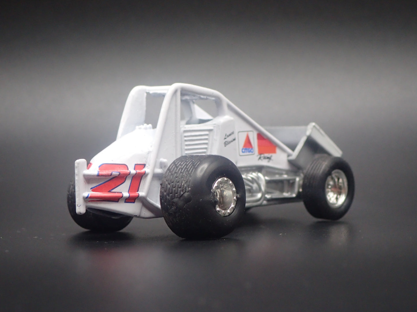 WORLD OF OUTLAWS SPRINT CAR #21 LANCE BLEVINS 1:64 SCALE DIORAMA DIECAST MODEL CAR