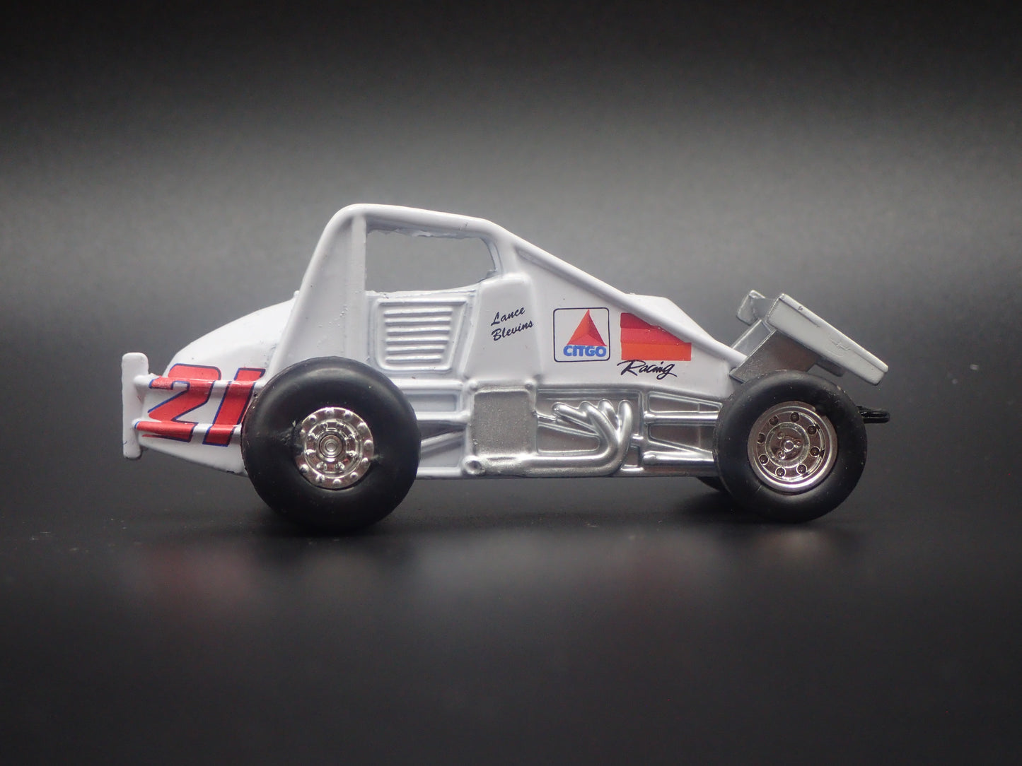 WORLD OF OUTLAWS SPRINT CAR #21 LANCE BLEVINS 1:64 SCALE DIORAMA DIECAST MODEL CAR