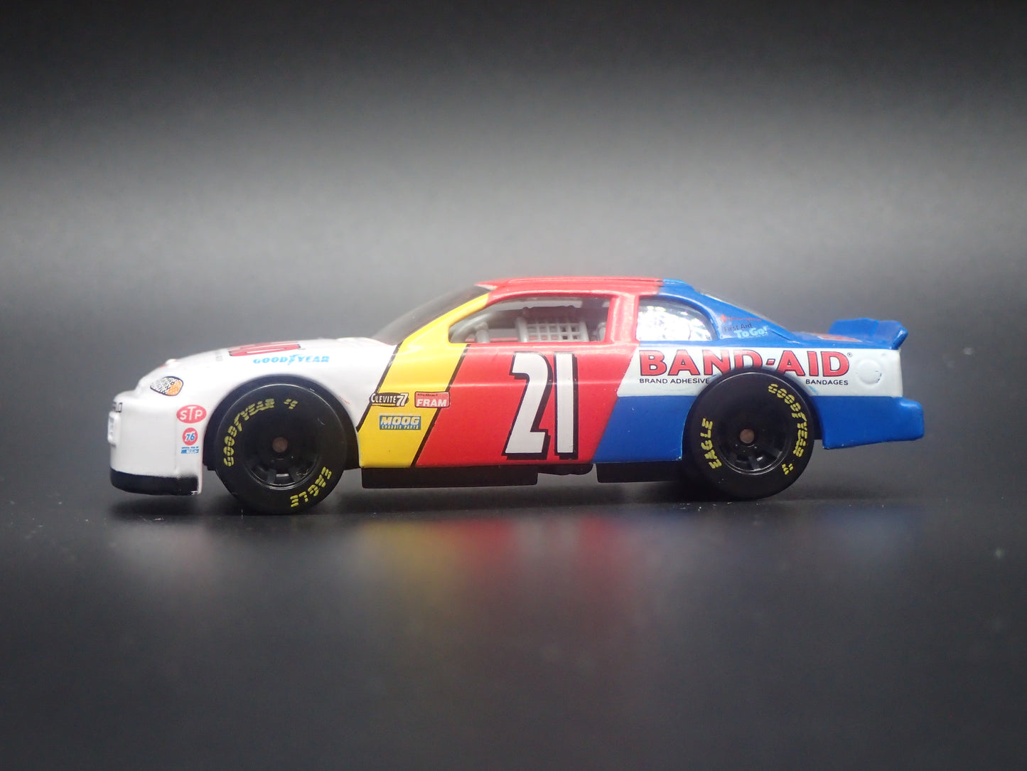 1998 CHEVY MONTE CARLO 21 MICHAEL WALTRIP BAND AID NASCAR 1:64 SCALE DIORAMA DIECAST CAR