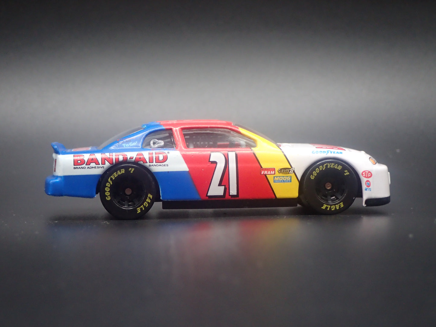 1998 CHEVY MONTE CARLO 21 MICHAEL WALTRIP BAND AID NASCAR 1:64 SCALE DIORAMA DIECAST CAR