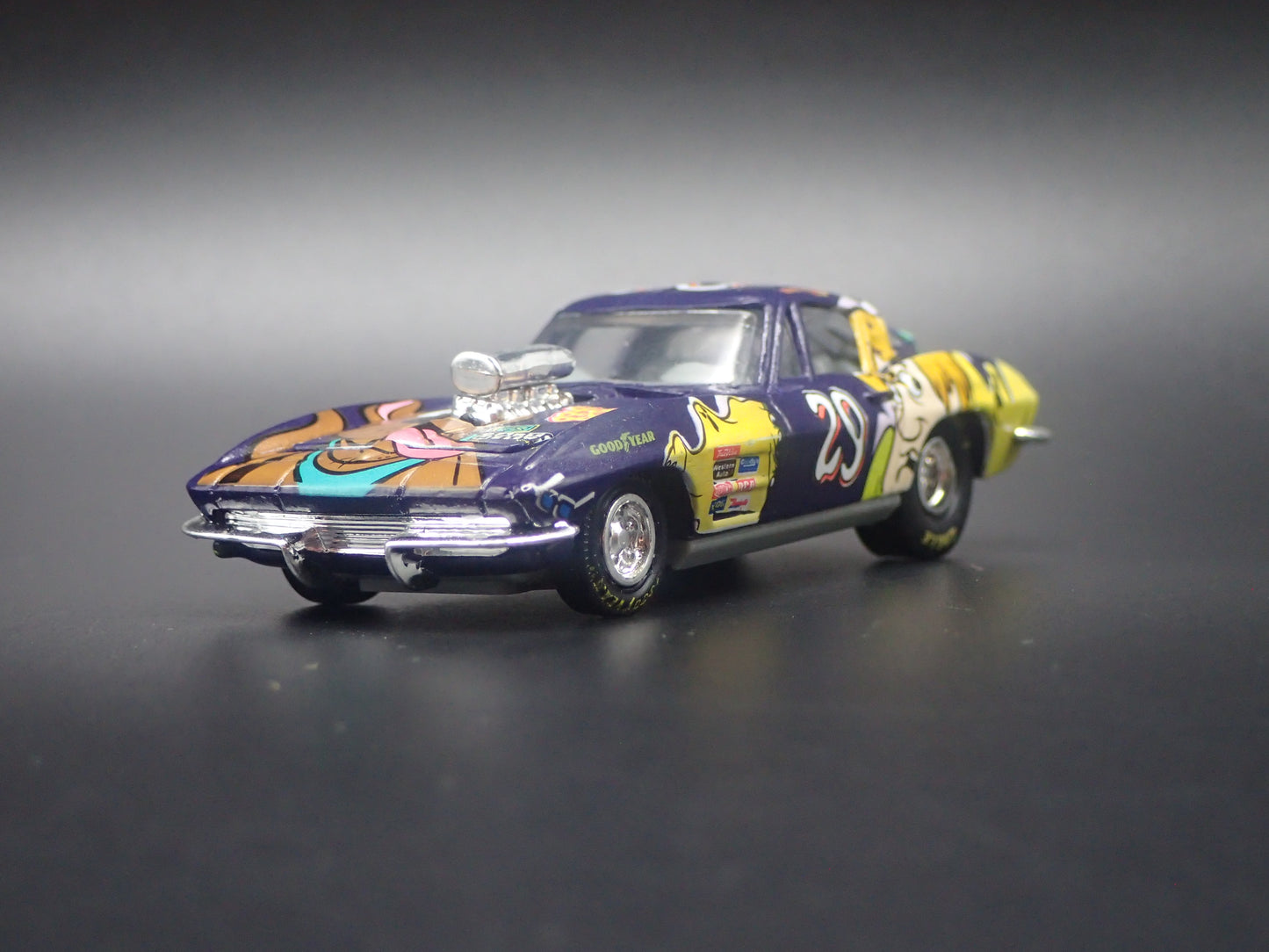 1963 CHEVROLET CORVETTE STING RAY 29 SCOOBY DOO NASCAR 1:53 SCALE DIECAST CAR