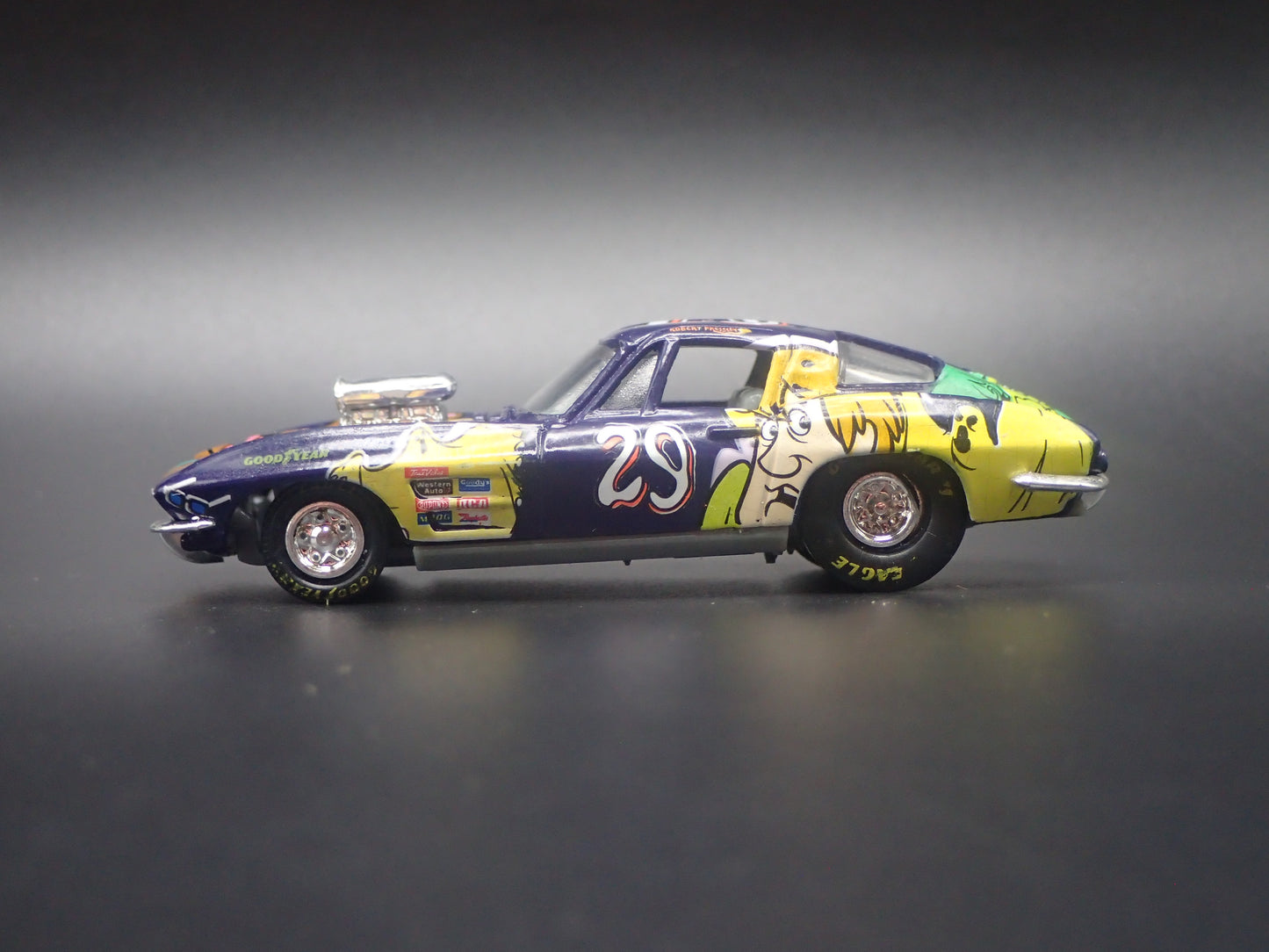1963 CHEVROLET CORVETTE STING RAY 29 SCOOBY DOO NASCAR 1:53 SCALE DIECAST CAR