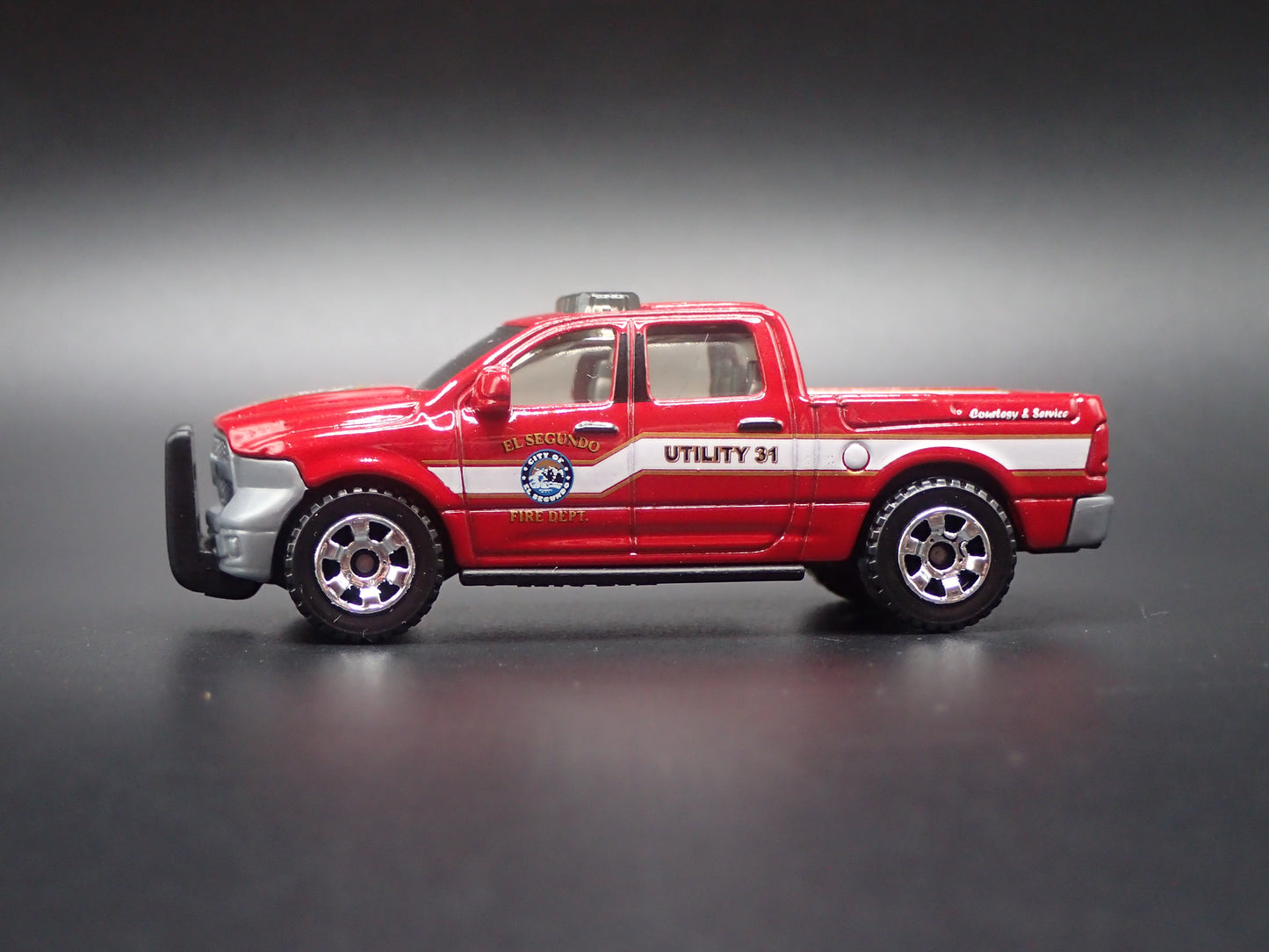 2015 RAM 1500 TRUCK FIRE DEPARTMENT UTILITY 1:64 SCALE LIMITED DIECAST MODEL CAR