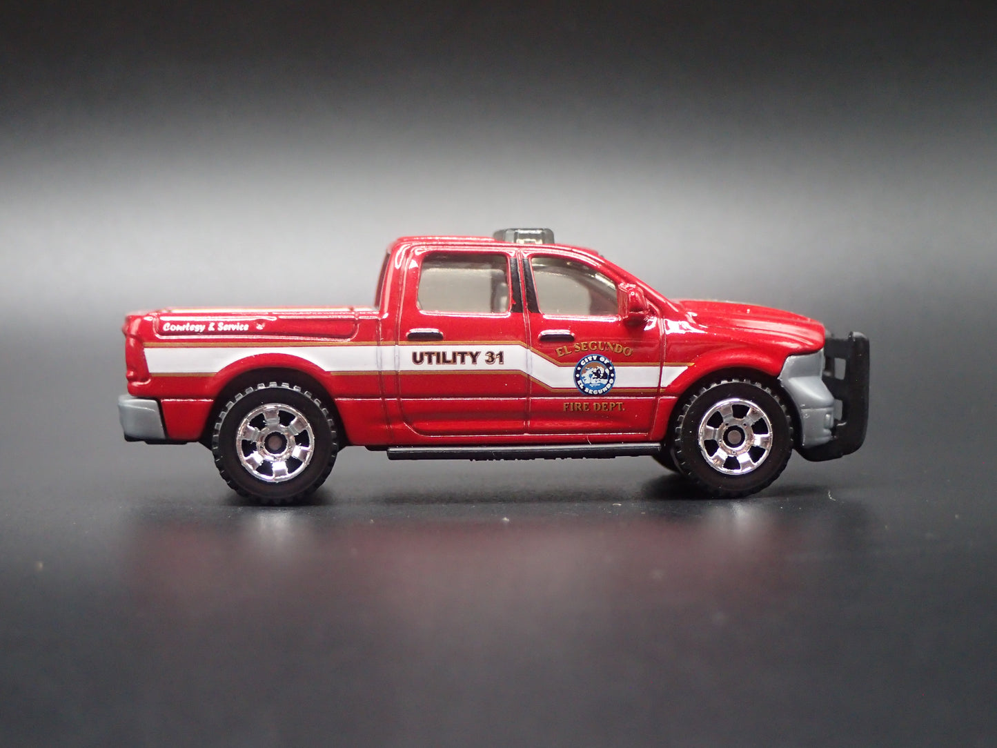 2015 RAM 1500 TRUCK FIRE DEPARTMENT UTILITY 1:64 SCALE LIMITED DIECAST MODEL CAR