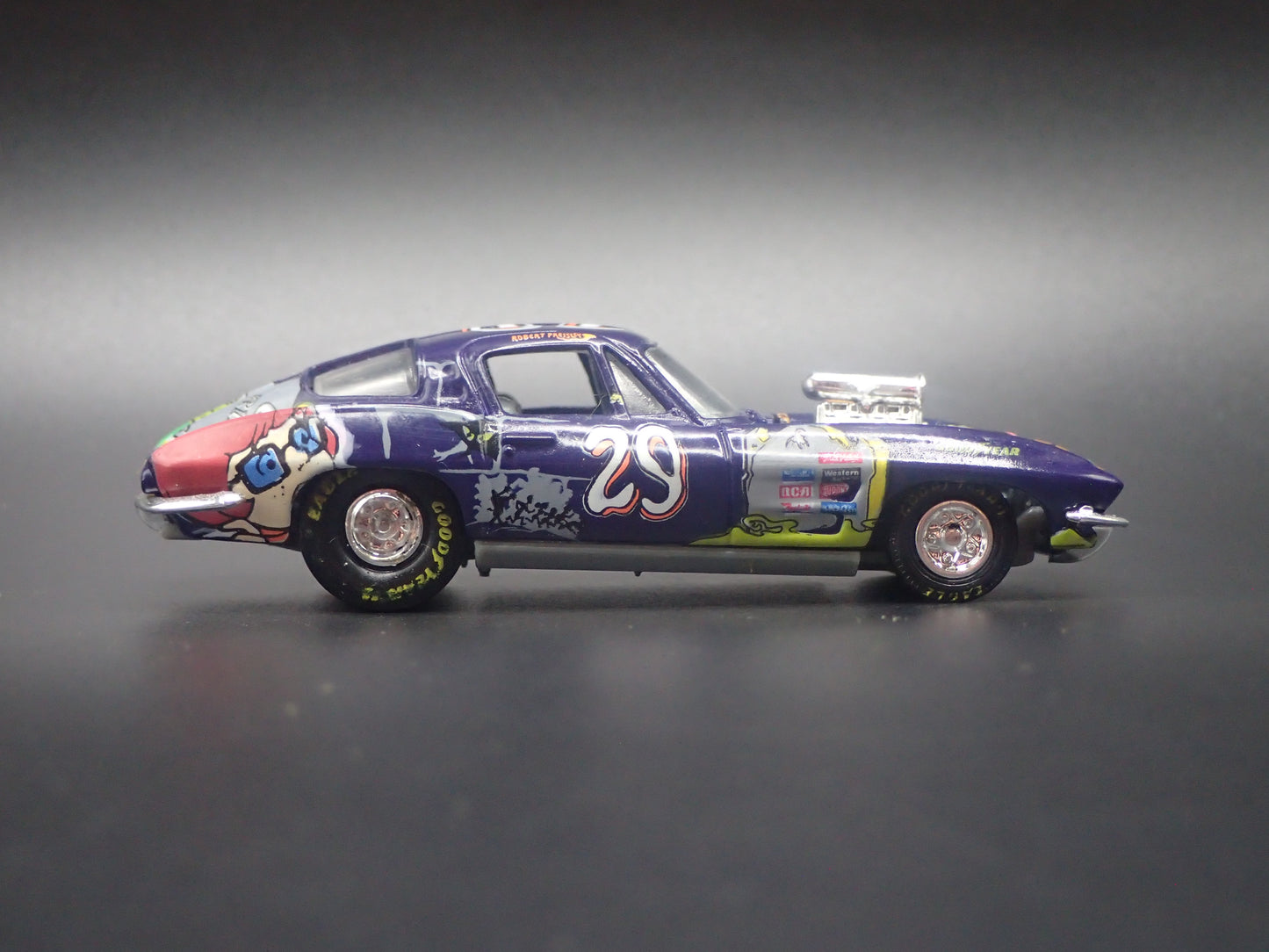 1963 CHEVROLET CORVETTE STING RAY 29 SCOOBY DOO NASCAR 1:53 SCALE DIECAST CAR