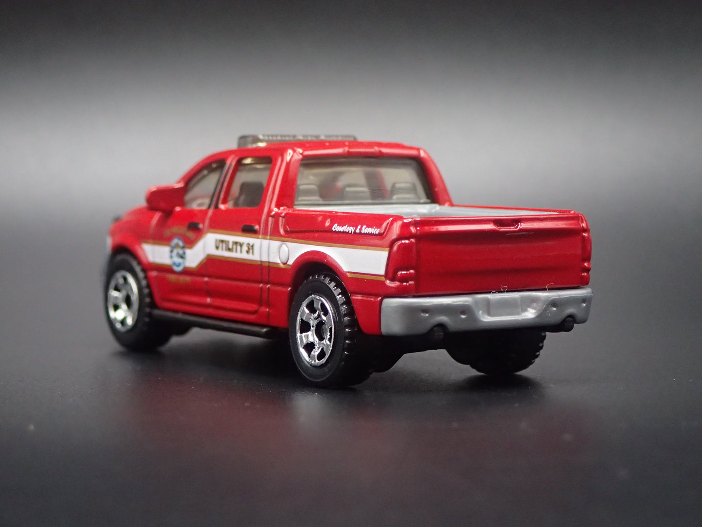 2015 RAM 1500 TRUCK FIRE DEPARTMENT UTILITY 1:64 SCALE LIMITED DIECAST MODEL CAR